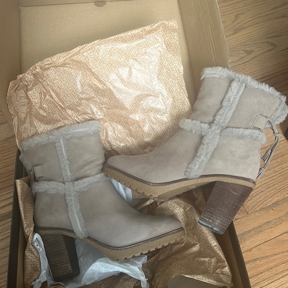 Boots - Picture 1 of 7